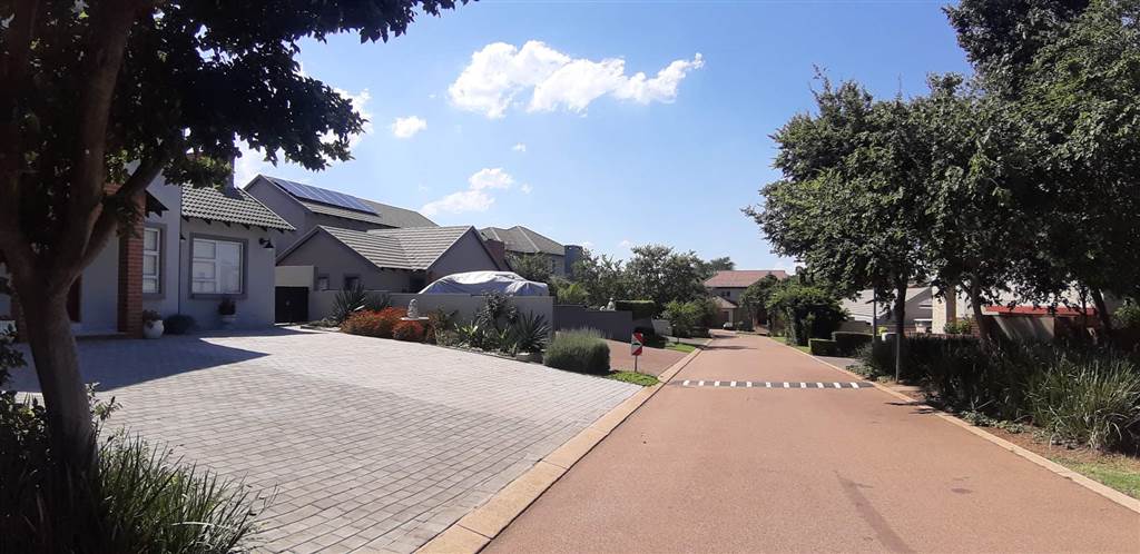 5 Bed House in Mooikloof Equestrian Estate photo number 30