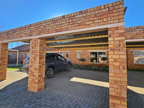 3 Bedroom Townhouse 3 Bedroom Townhouse