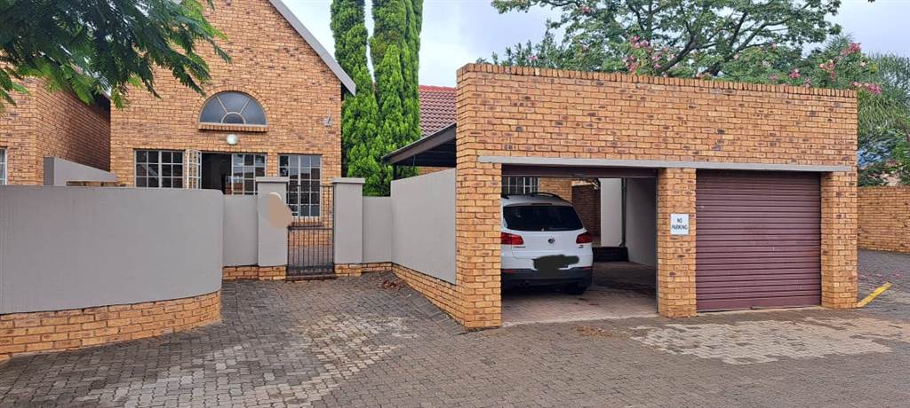 4 Bedroom House 4 Bedroom House