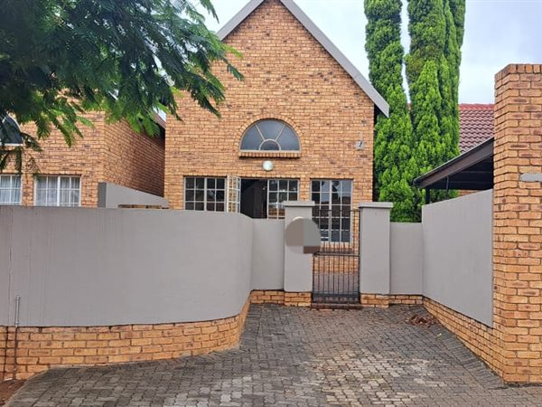 4 Bedroom House 4 Bedroom House