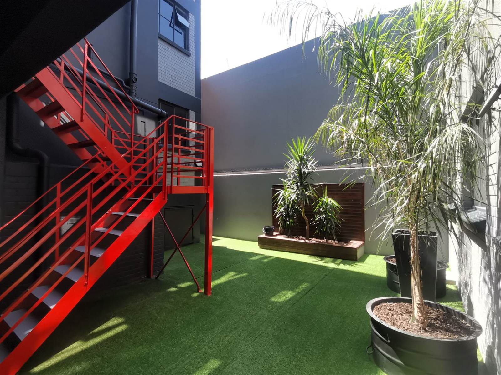 79  m² Office Space in Greenside photo number 3