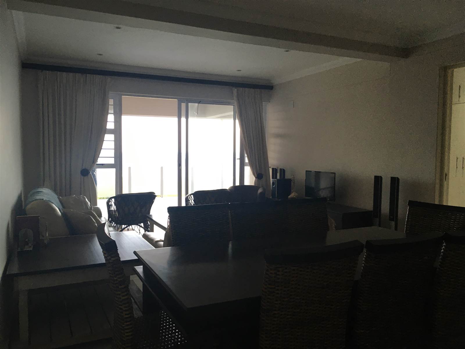 4 Bed Apartment in Uvongo photo number 2