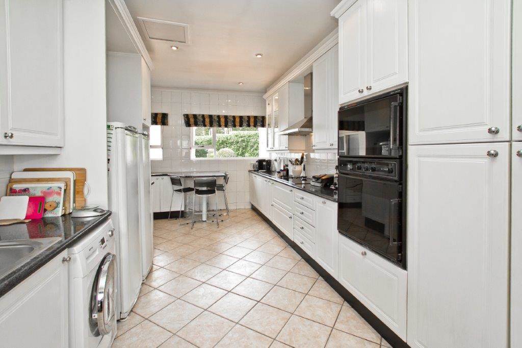 3 Bed House in Parktown North photo number 14