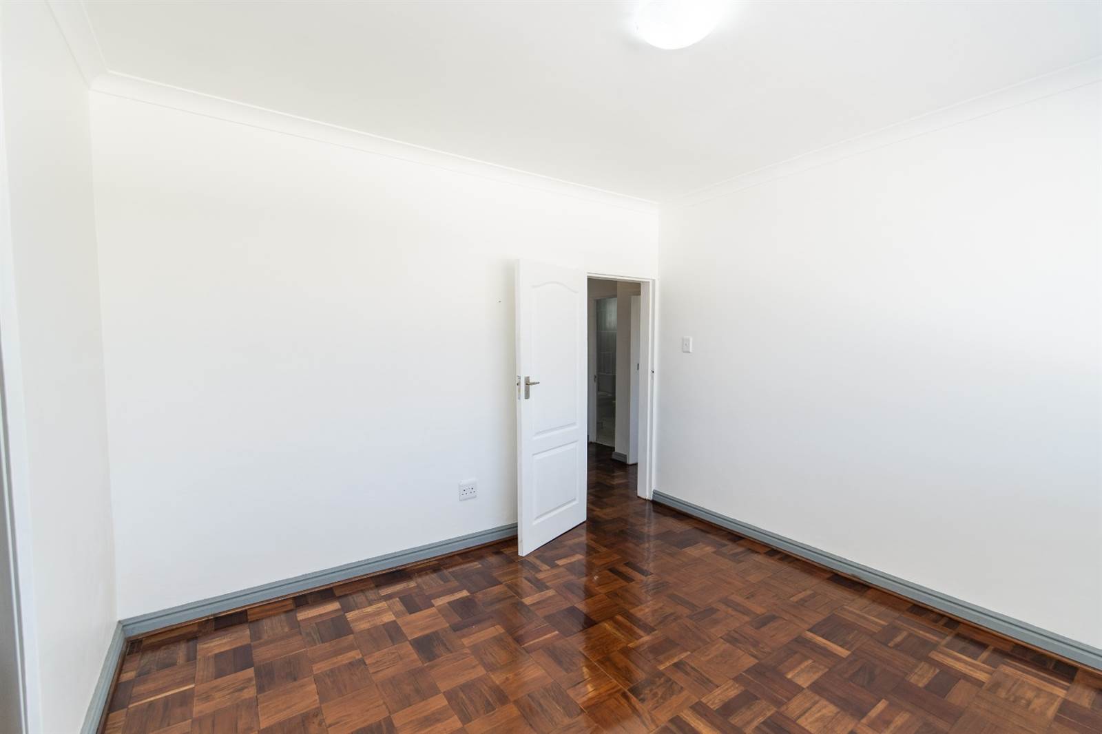 2 Bed Apartment in Humewood photo number 23
