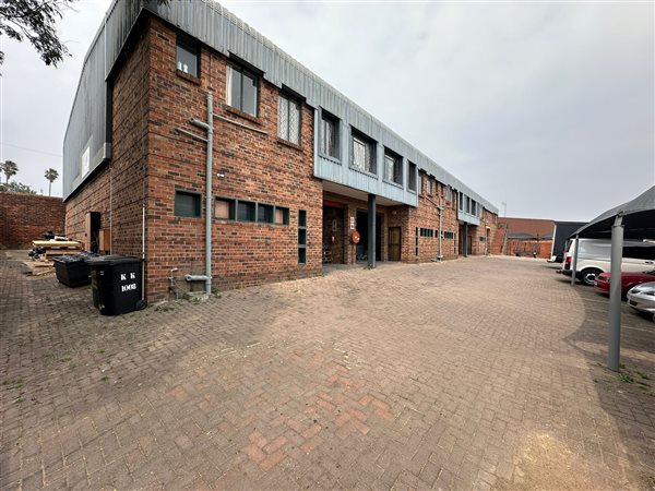 952  m² Industrial space