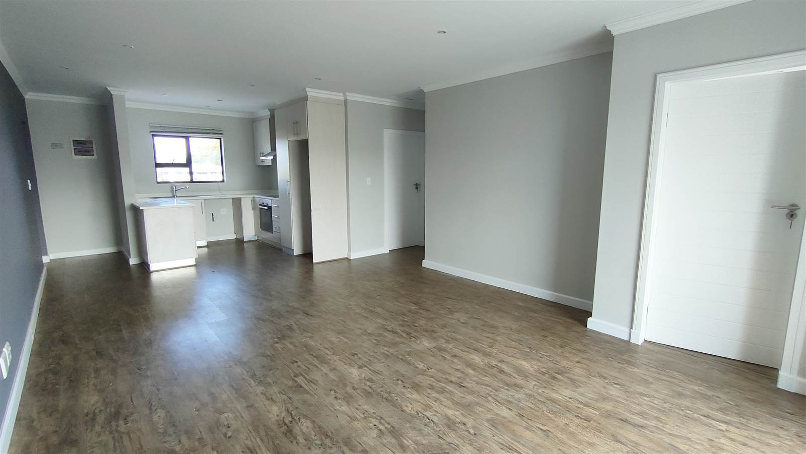 2 Bed Apartment in Emberton Estate photo number 2