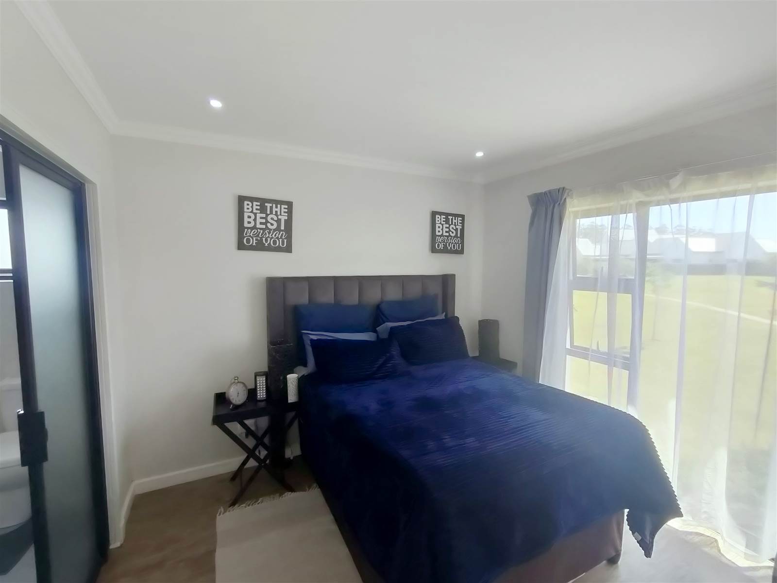2 Bed Apartment in Emberton Estate photo number 11