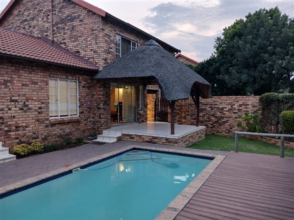 3 Bed Townhouse in Randpark