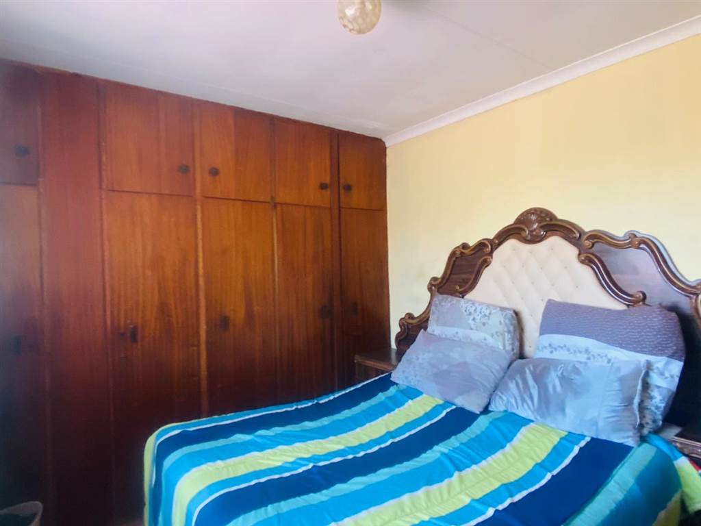 2 Bed House in Mabopane photo number 17