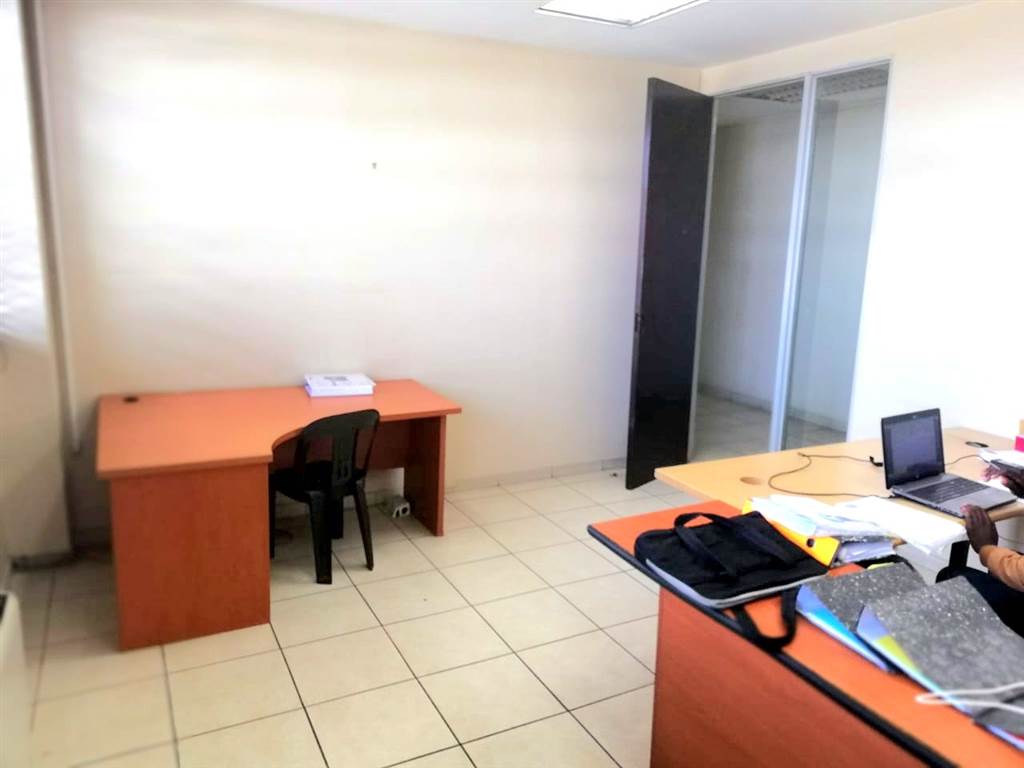1506  m² Commercial space in Wynberg photo number 18