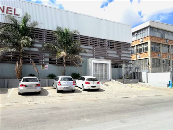 1506  m² Commercial space in Wynberg