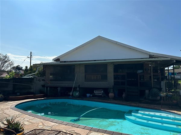 4 Bedroom House 4 Bedroom House