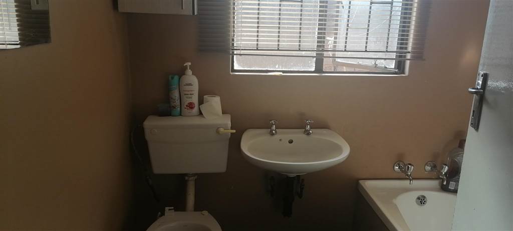2 Bed House in Soshanguve photo number 29