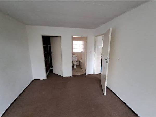 1 Bed Townhouse in Lindhaven photo number 4