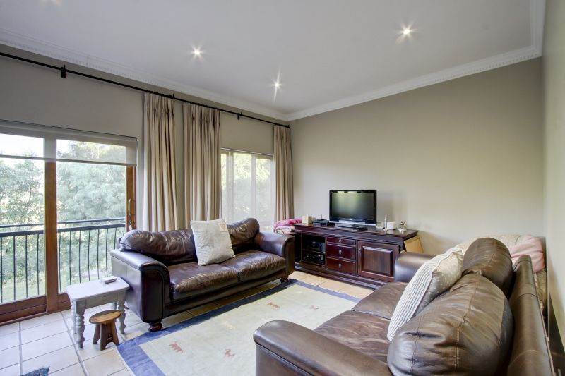 5 Bed House in Woodhill photo number 5