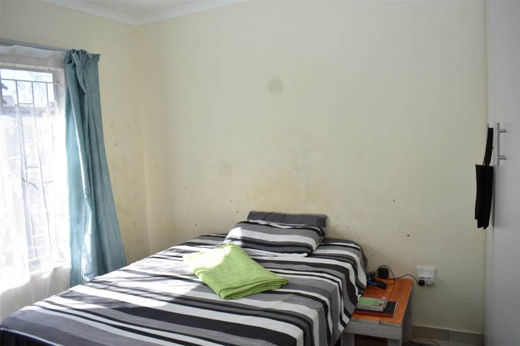 3 Bed Townhouse in Witpoortjie photo number 15