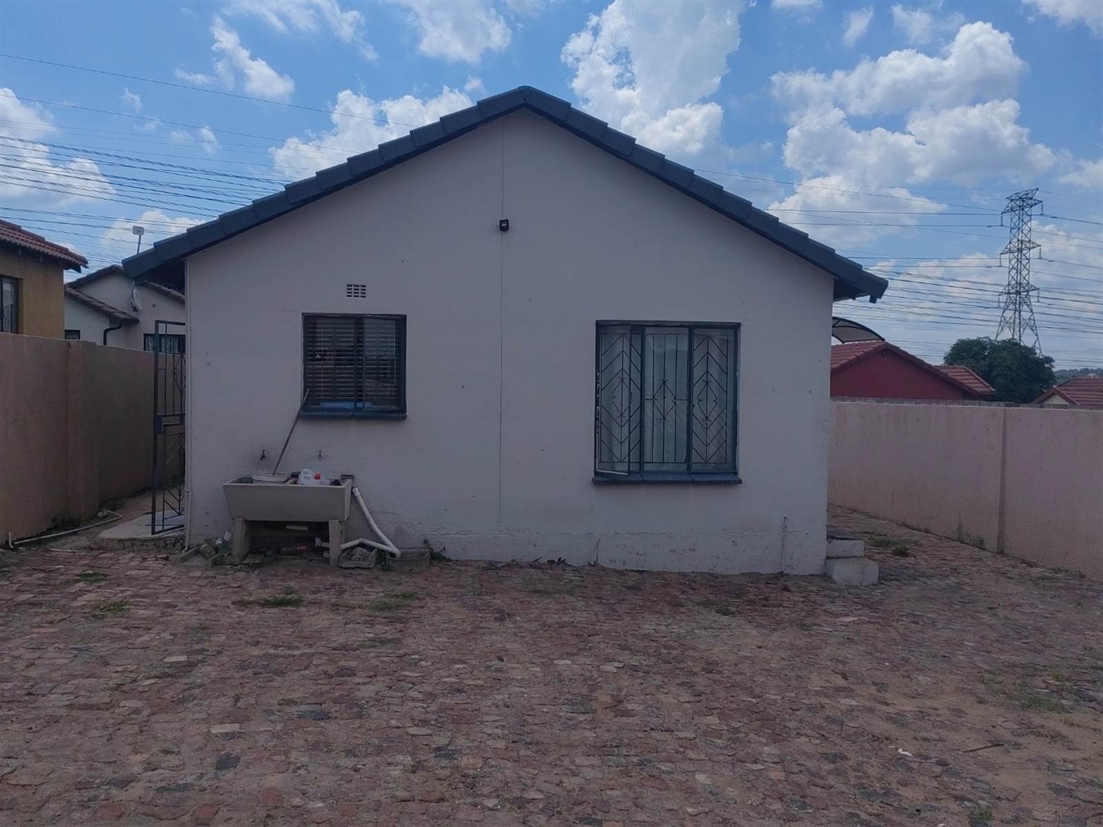 2 Bed House in Klipfontein View photo number 1