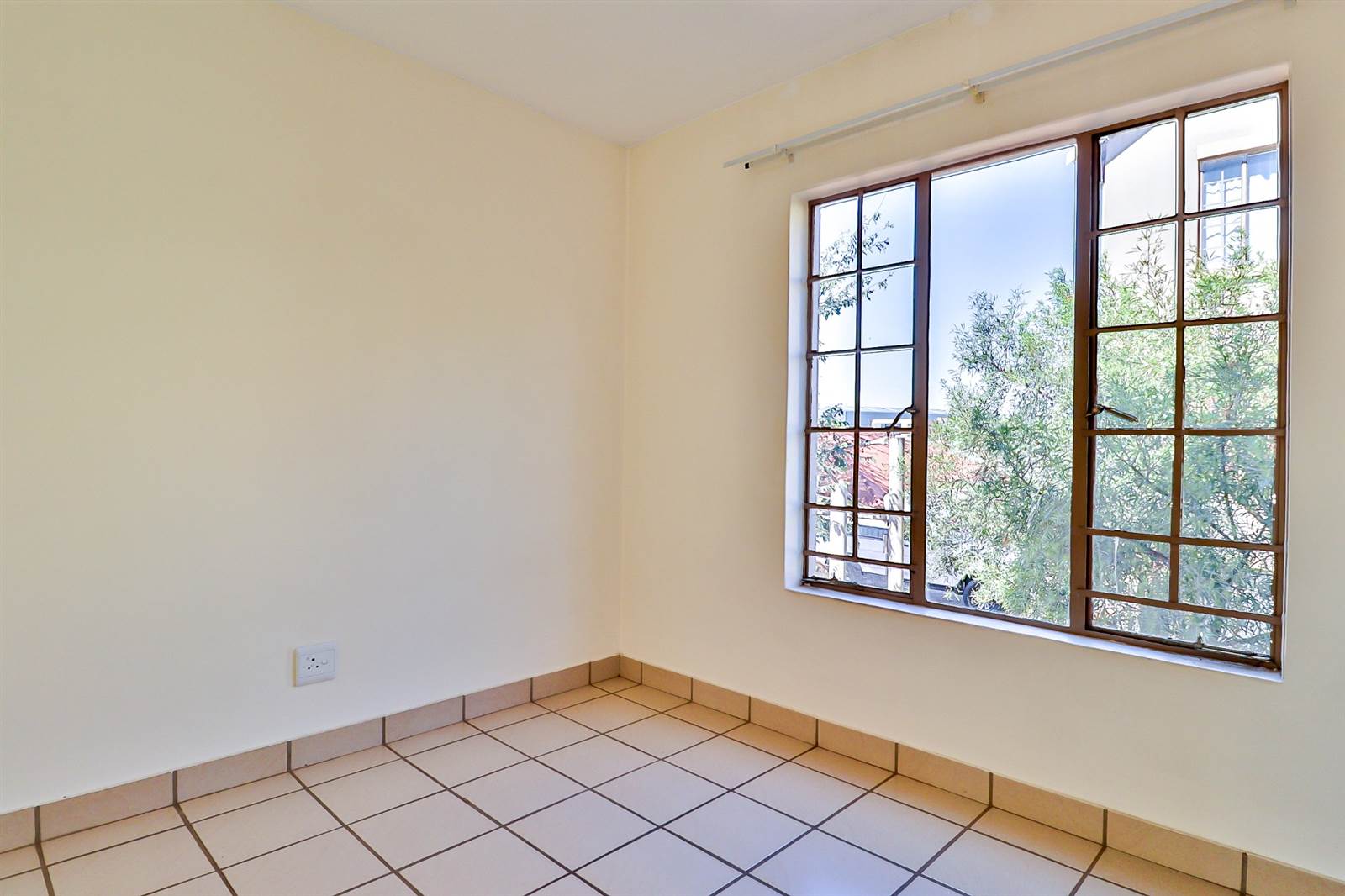 2 Bed Apartment in Beyers Park photo number 6