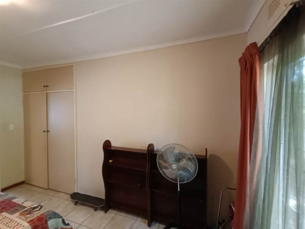 3 Bed Townhouse in Protea Park photo number 19