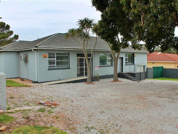 240  m² Commercial space