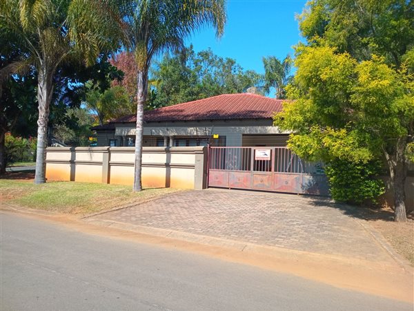 3 Bedroom House 3 Bedroom House
