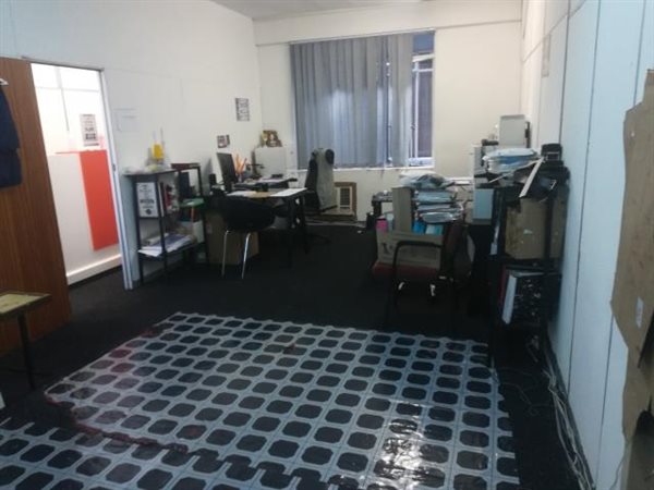 99  m² Office Space in Stamford Hill