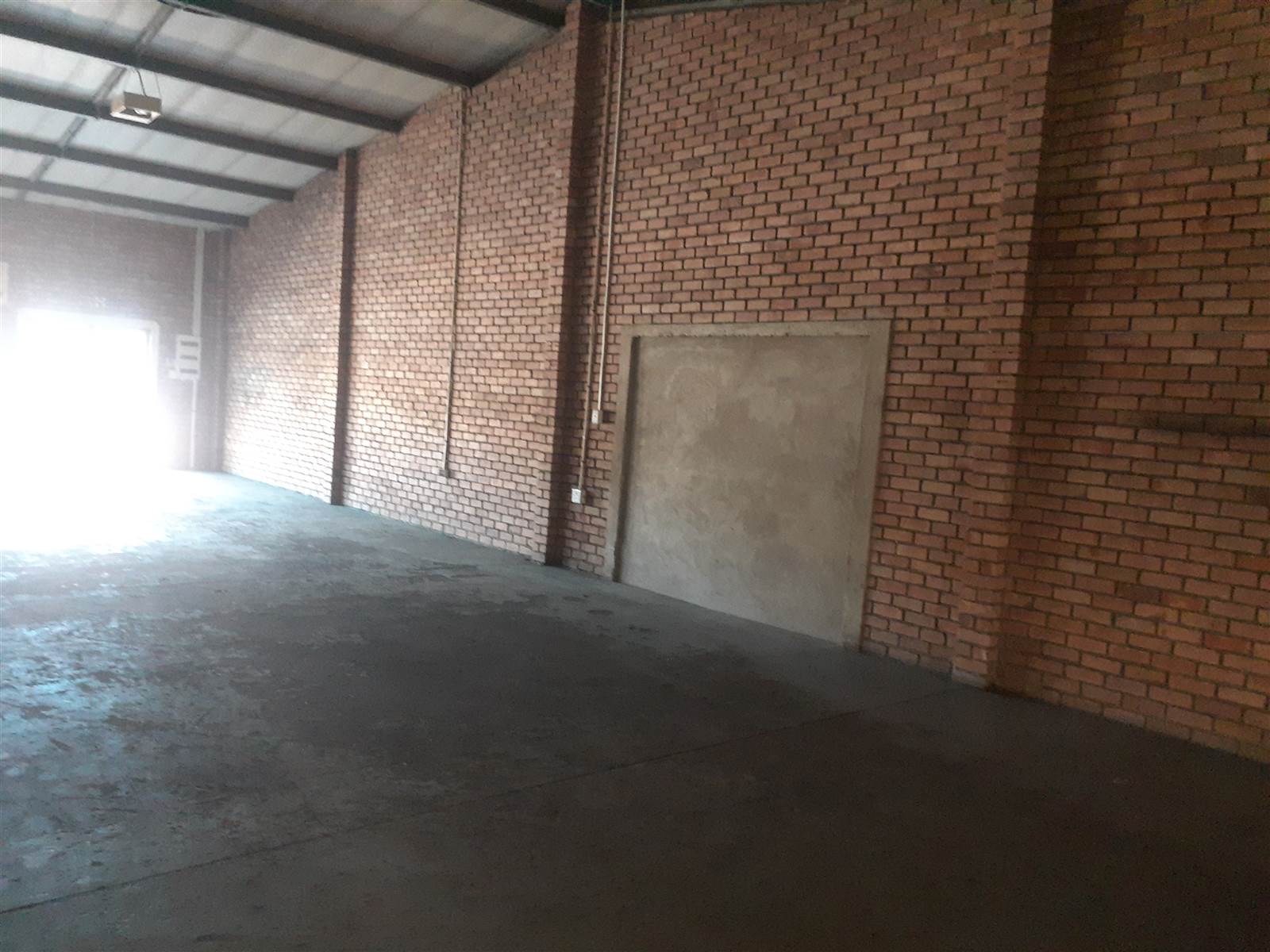 159  m² Industrial space in Alton photo number 13