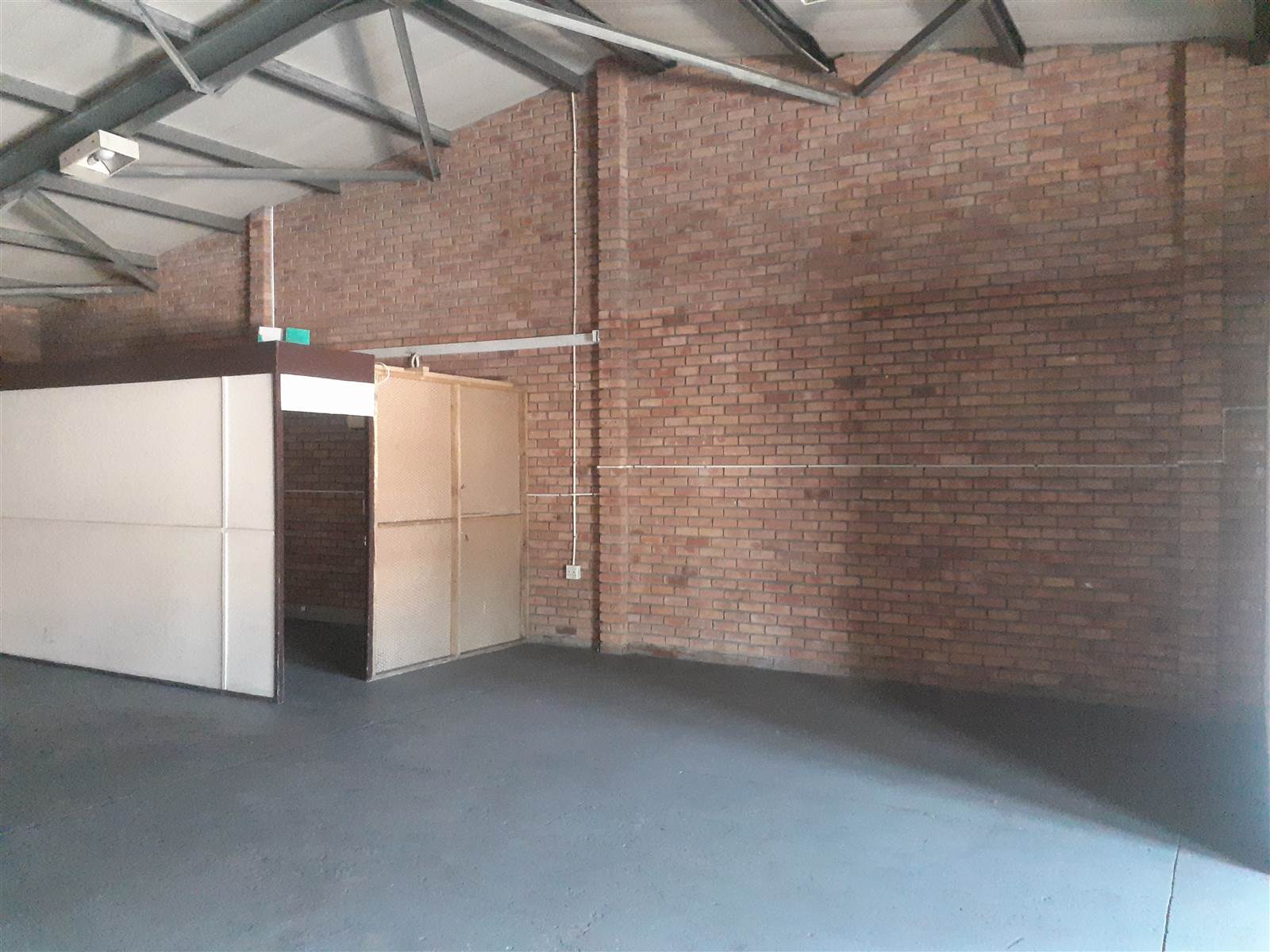 159  m² Industrial space in Alton photo number 7