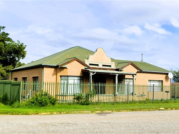 5 Bedroom House 5 Bedroom House