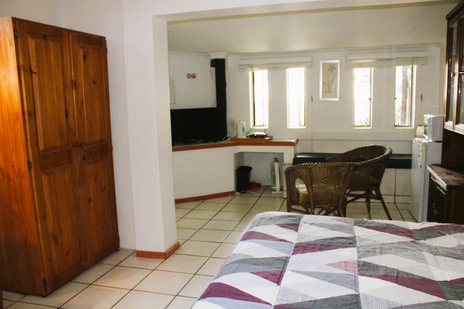 1 Bed Apartment in Magaliesburg photo number 11