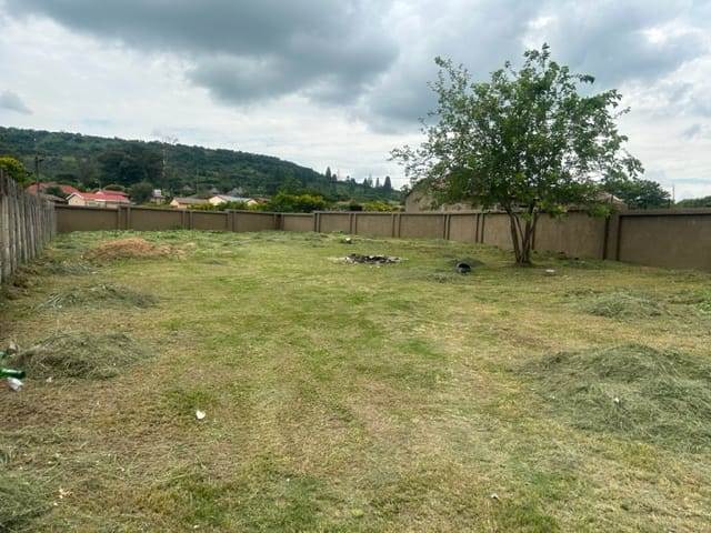 823 m² Land available in Dundee photo number 1