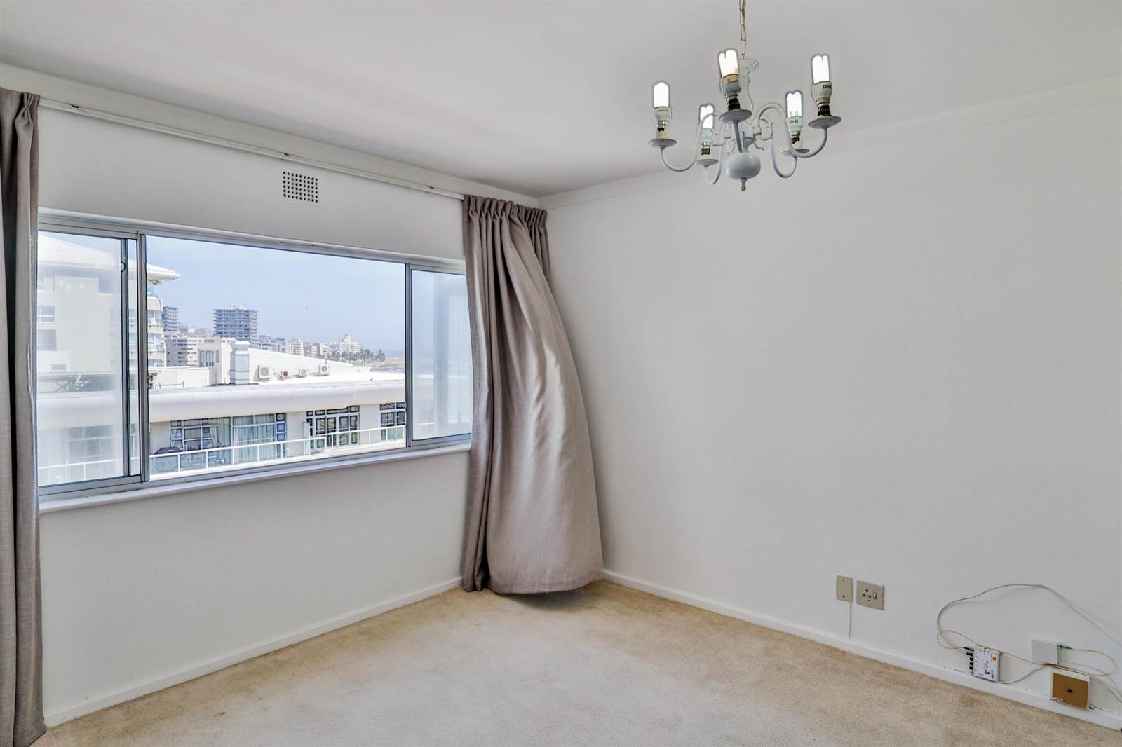 Studio Apartment in Mouille Point photo number 15