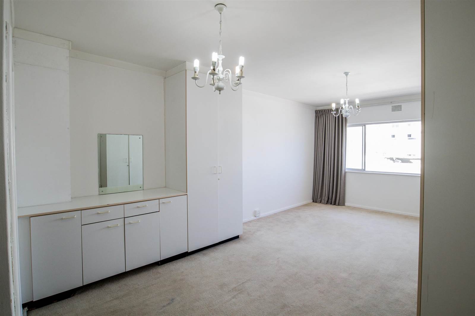 Studio Apartment in Mouille Point photo number 14