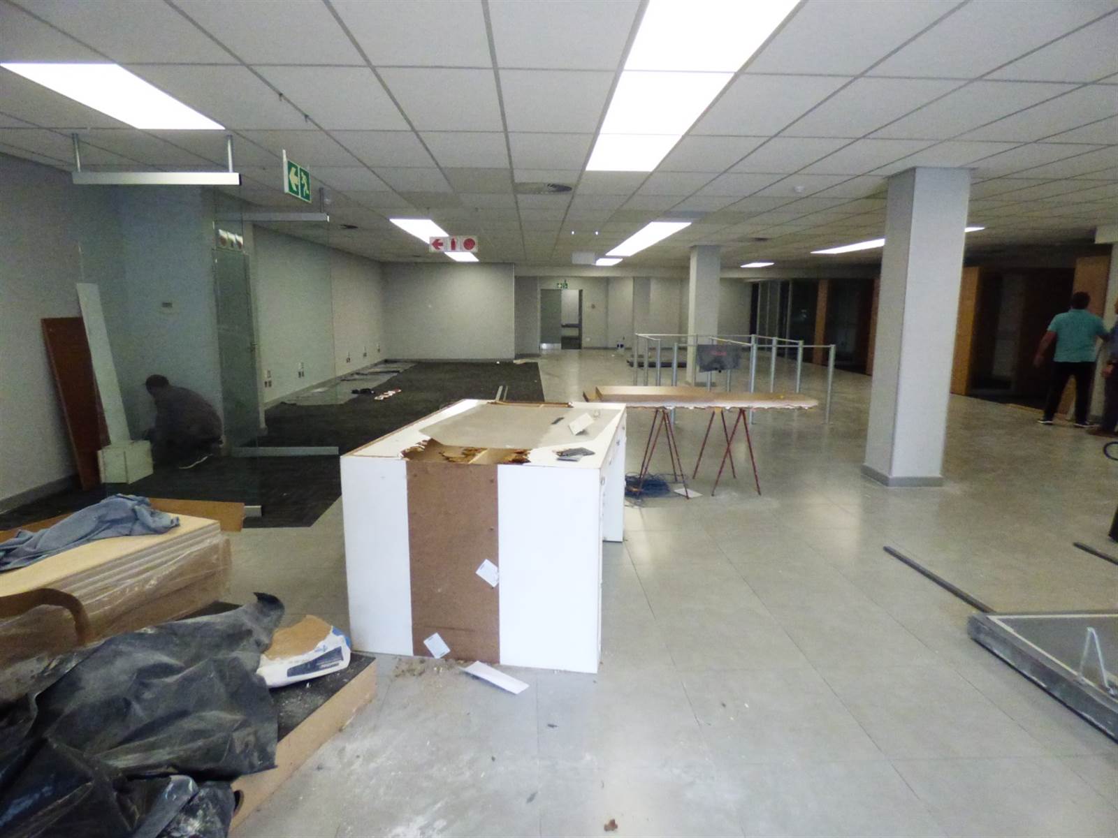 300  m² Commercial space in Parow Central photo number 10