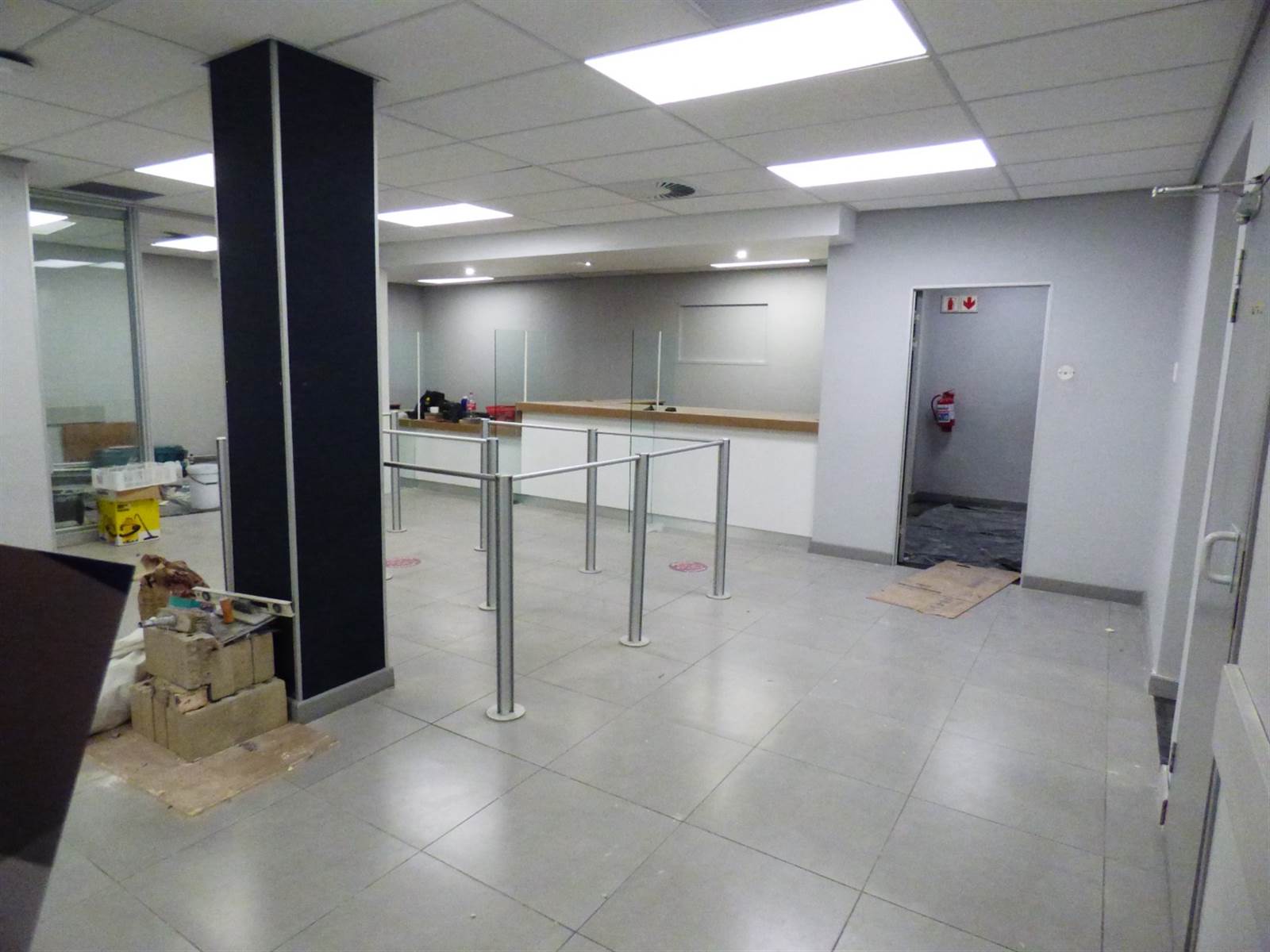 300  m² Commercial space in Parow Central photo number 12