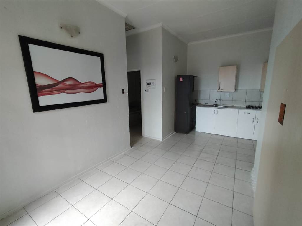 2 Bed House in Kempton Park Central photo number 10