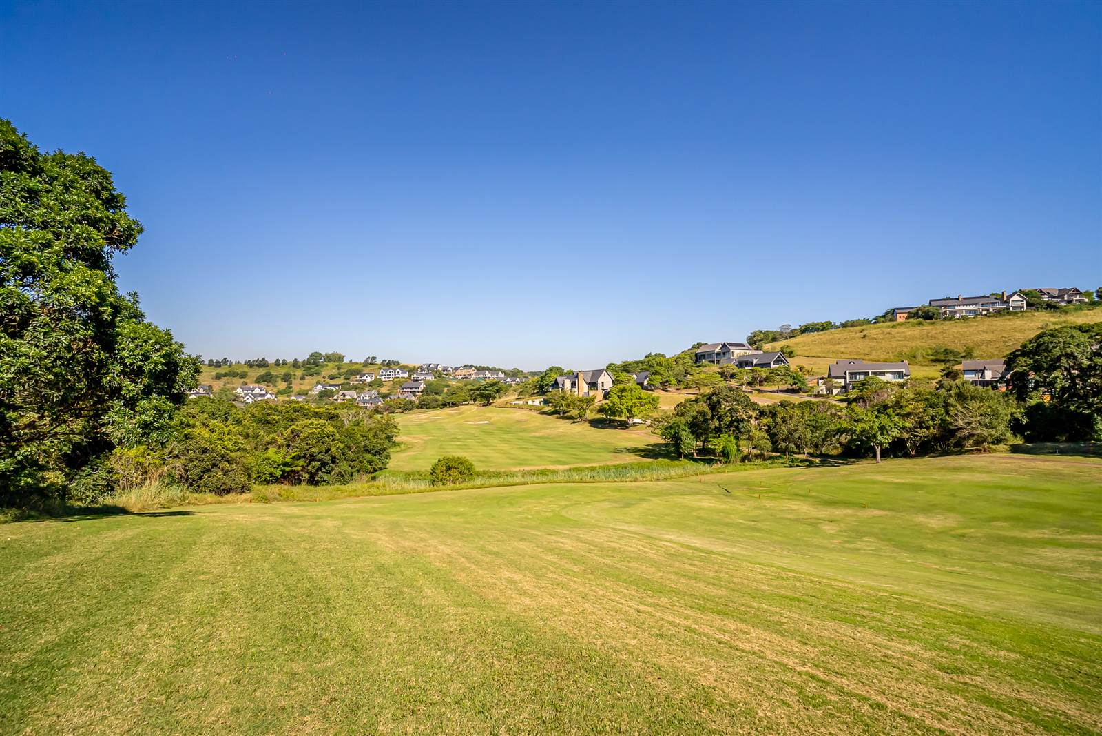 3377 m² Land available in Cotswold Downs Estate photo number 11