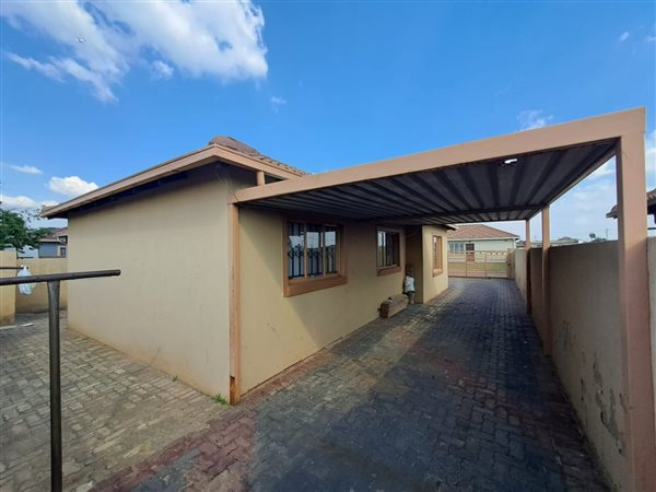 3 Bed House in Leondale