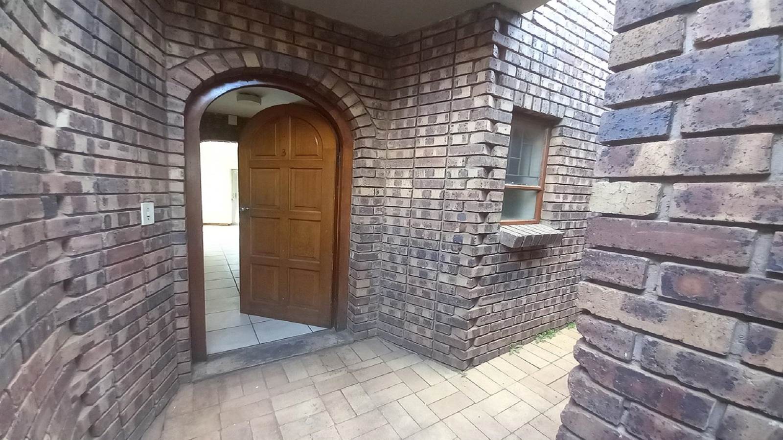 2 Bed Apartment in Bronkhorstspruit photo number 2
