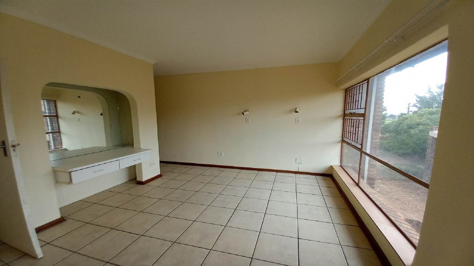 2 Bed Apartment in Bronkhorstspruit photo number 15
