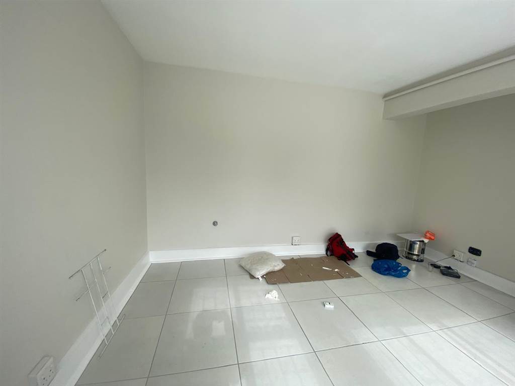 32  m² Commercial space in Sea Point photo number 11