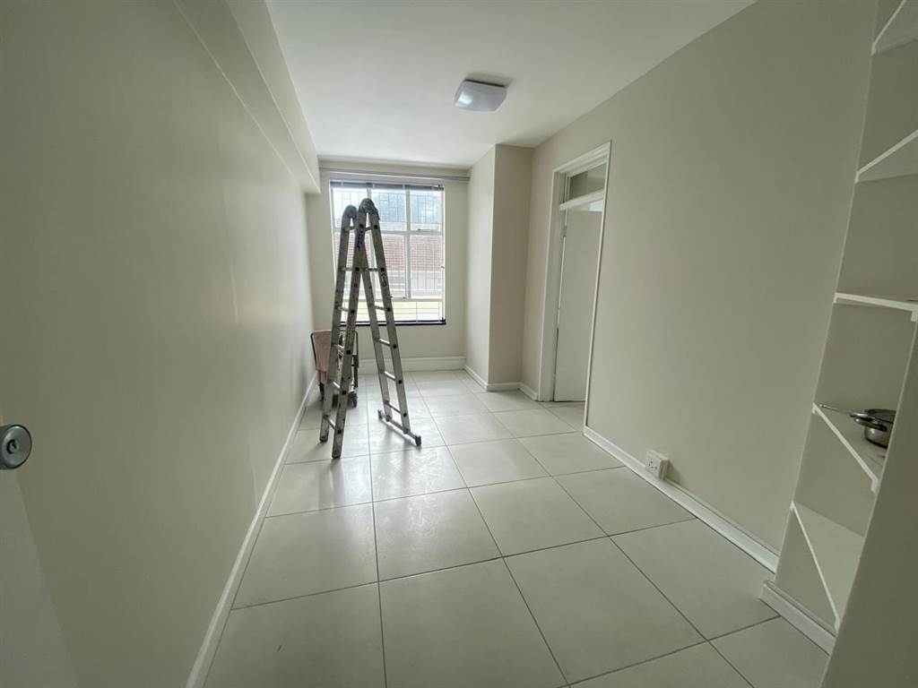 32  m² Commercial space in Sea Point photo number 7