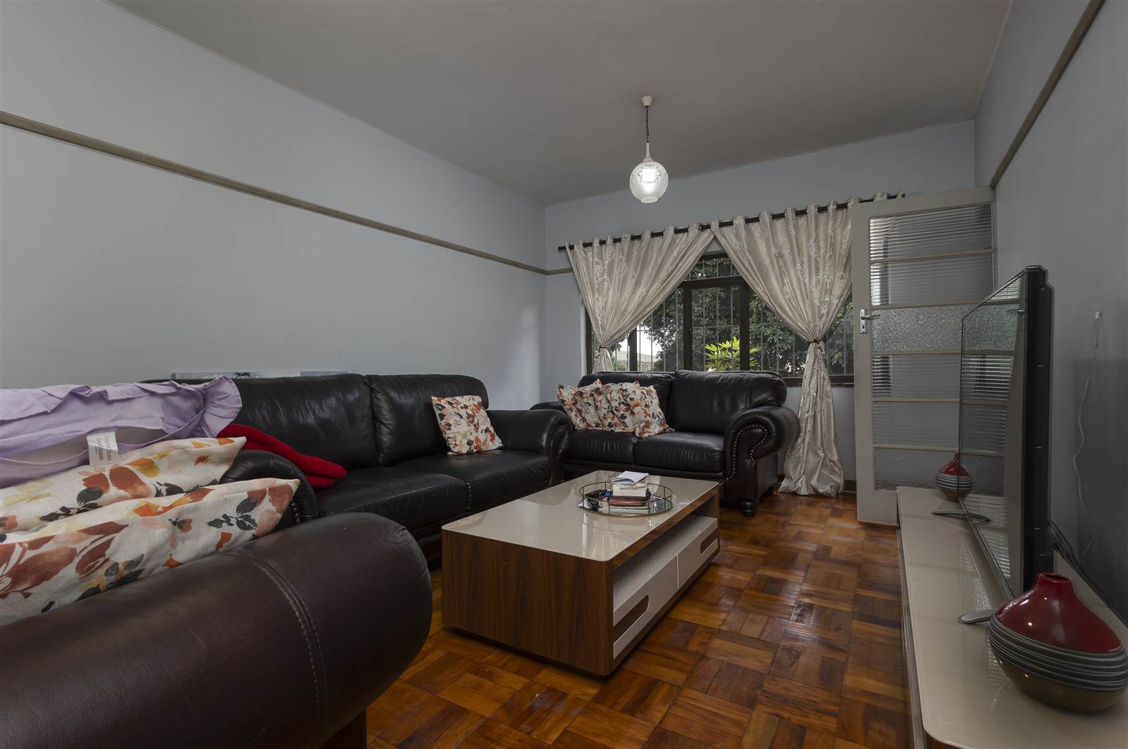 1.5 Bed Apartment in Bulwer photo number 8