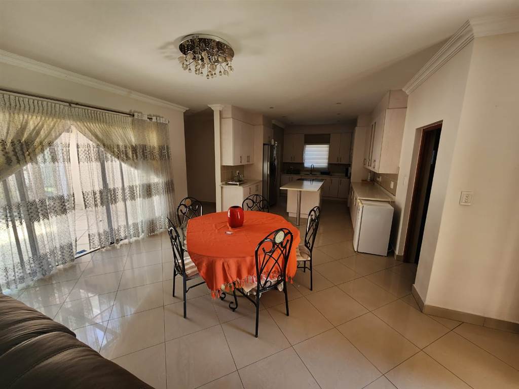 3 Bed House in Zambezi Country Estate photo number 8