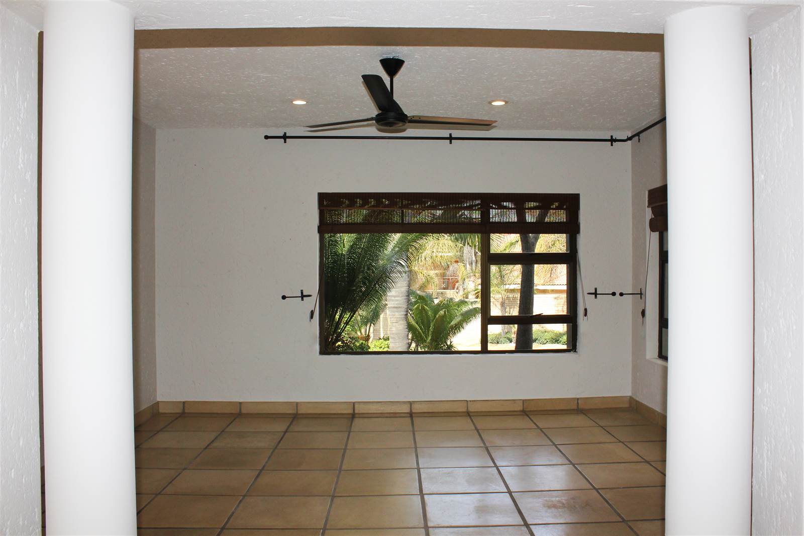 4 Bed House in Kyalami Estate photo number 5