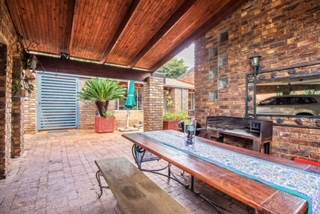 4 Bed House in Garsfontein photo number 5