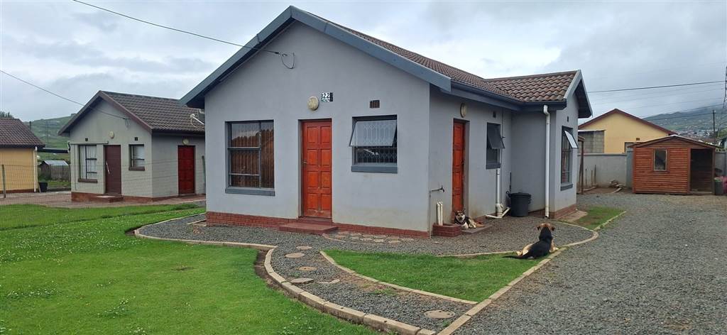 3 Bed House in Mpophomeni photo number 1