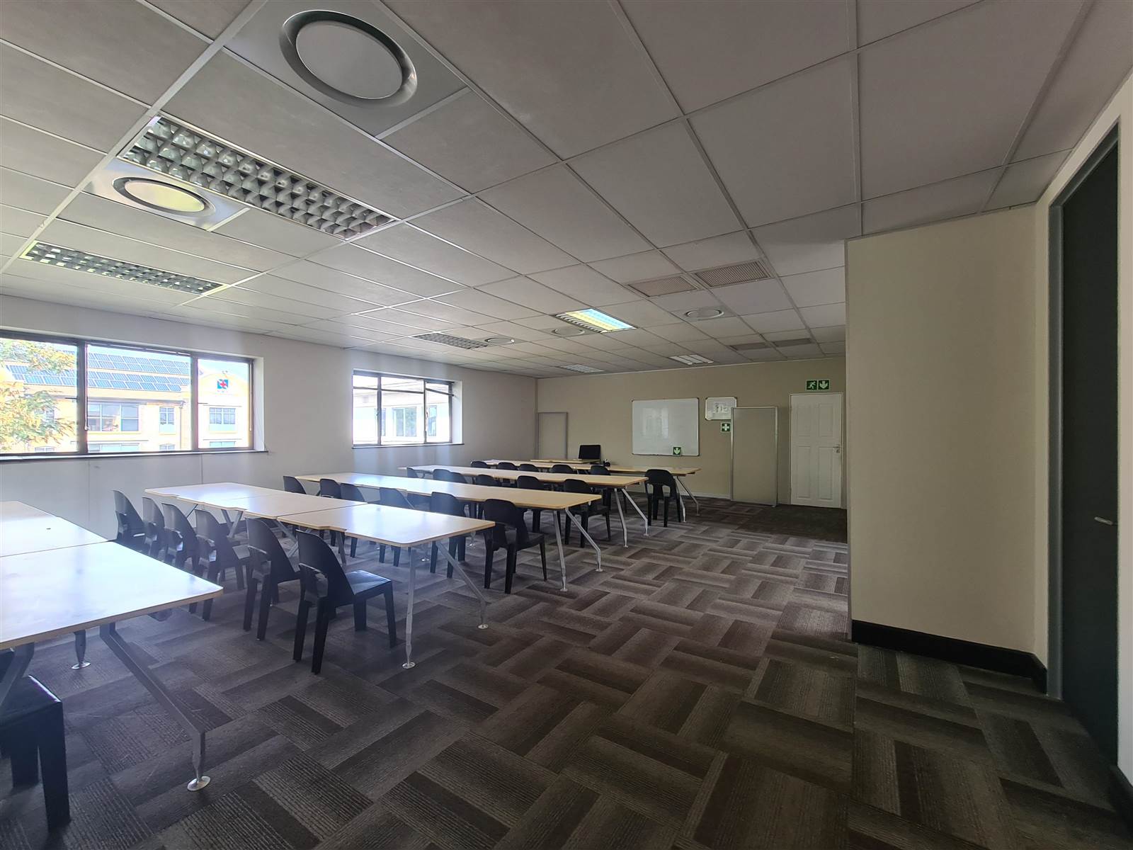 593.61  m² Commercial space in Bryanston photo number 9