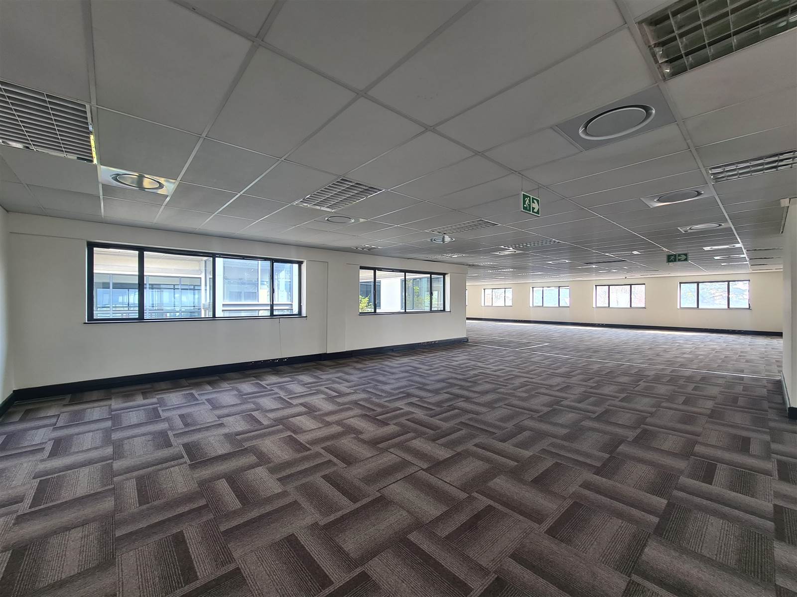 593.61  m² Commercial space in Bryanston photo number 6