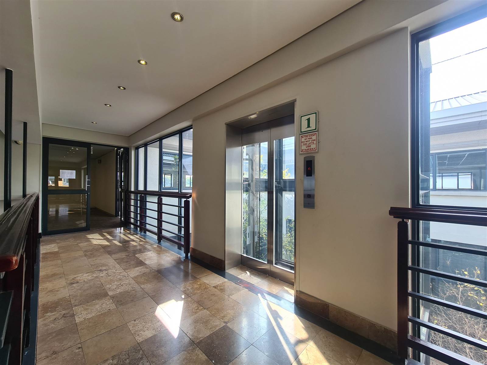 593.61  m² Commercial space in Bryanston photo number 12